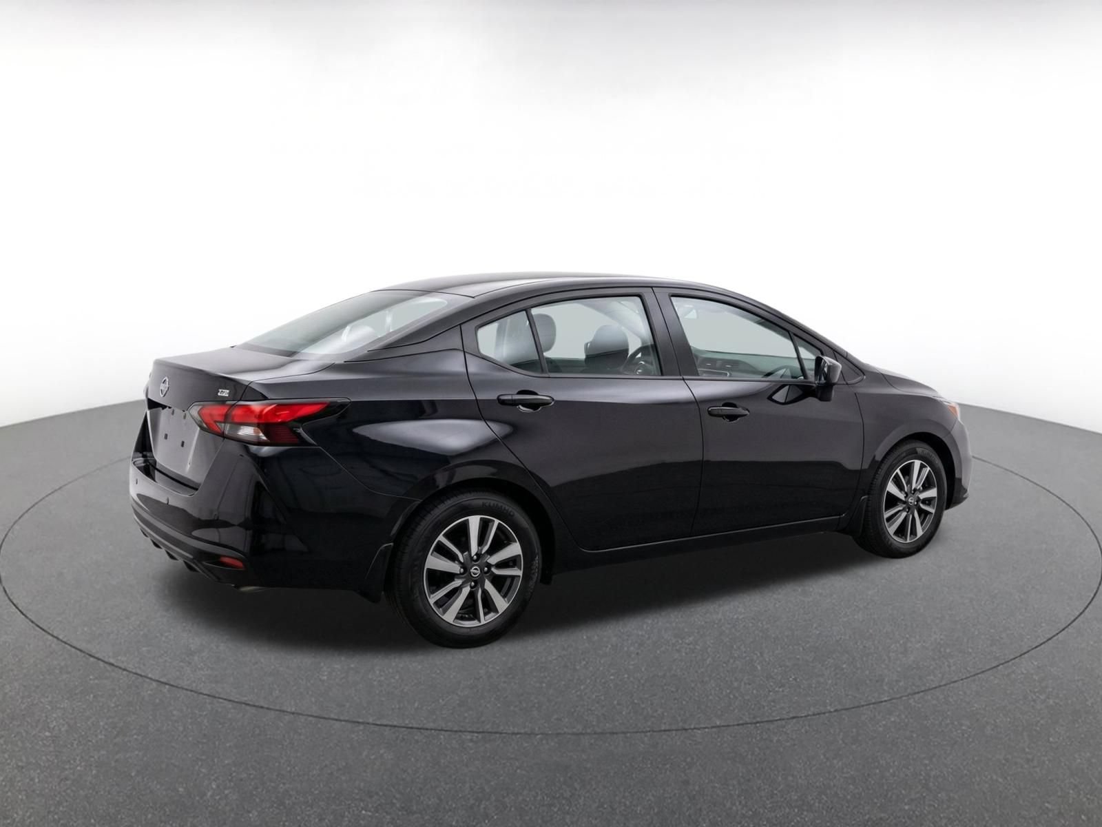 Used 2025 Nissan Versa SV FWD image 8