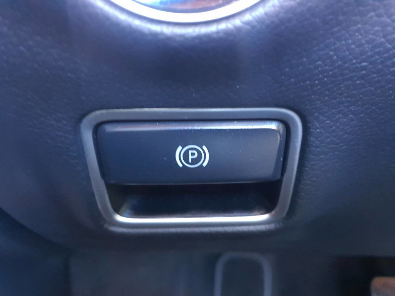 Used 2017 Mercedes-Benz S 550 4MATIC Sedan image 35