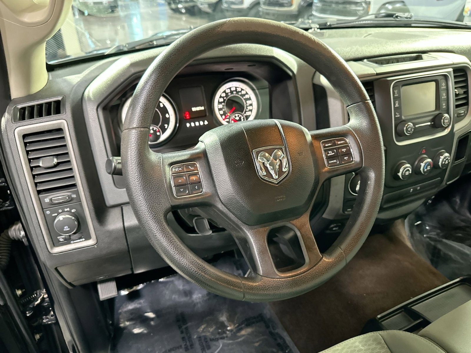 Used 2015 RAM 1500 Express image 18
