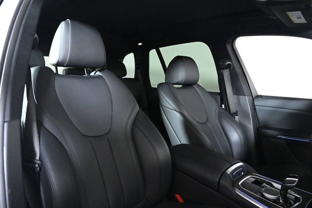 Used 2022 BMW X5 xDrive40i w/ Premium Package AWD/4WD image 16