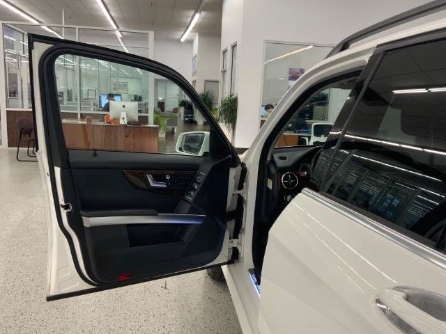 Used 2013 Mercedes-Benz GLK 350 4MATIC image 24