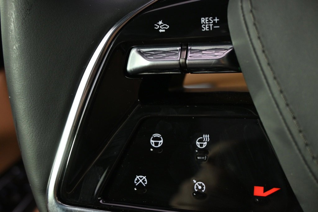 New 2026 Cadillac Escalade IQ Sport 2 w/ LPO, ONYX Package image 31
