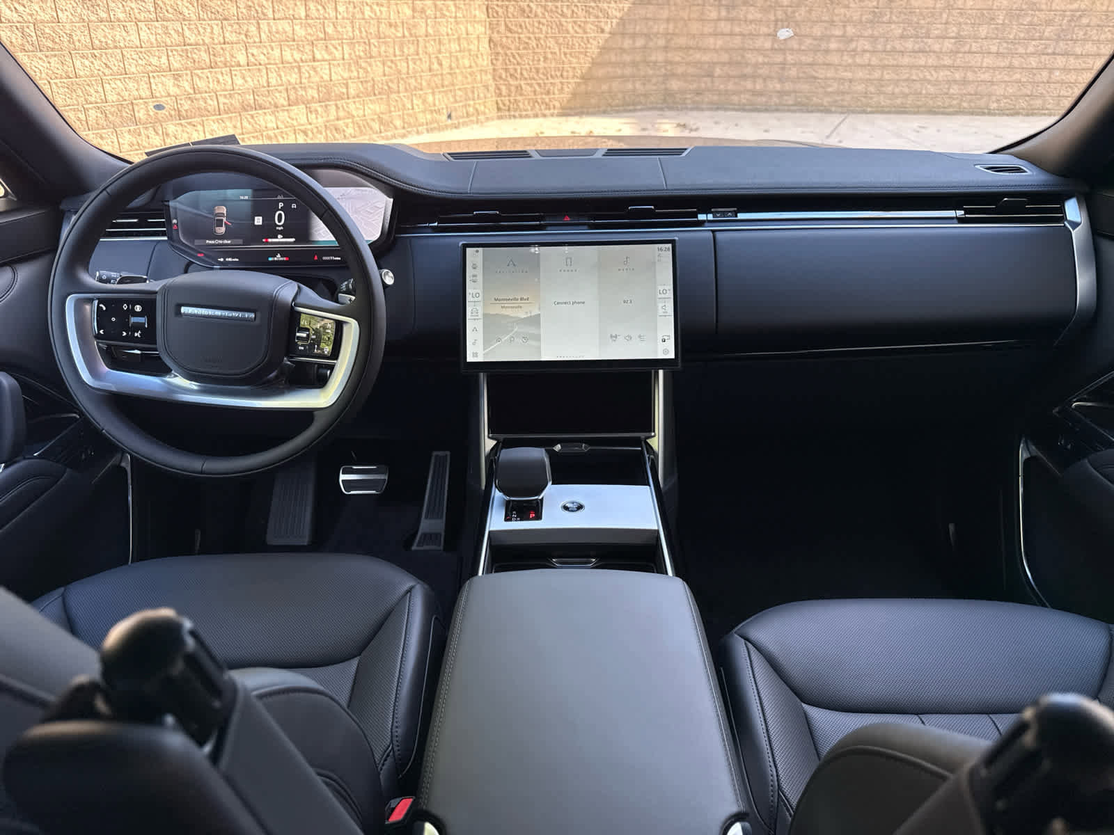 New 2025 Land Rover Range Rover SE image 8