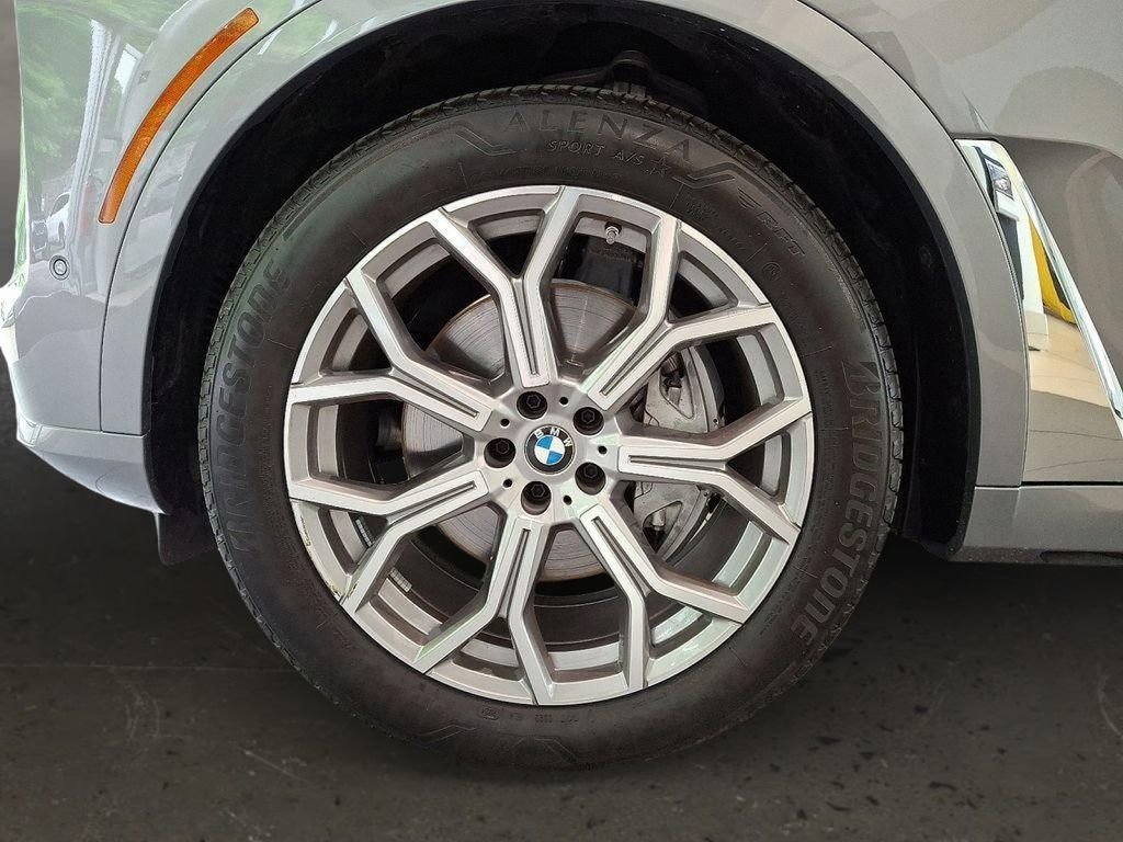 Certified 2025 BMW X7 xDrive40i image 8