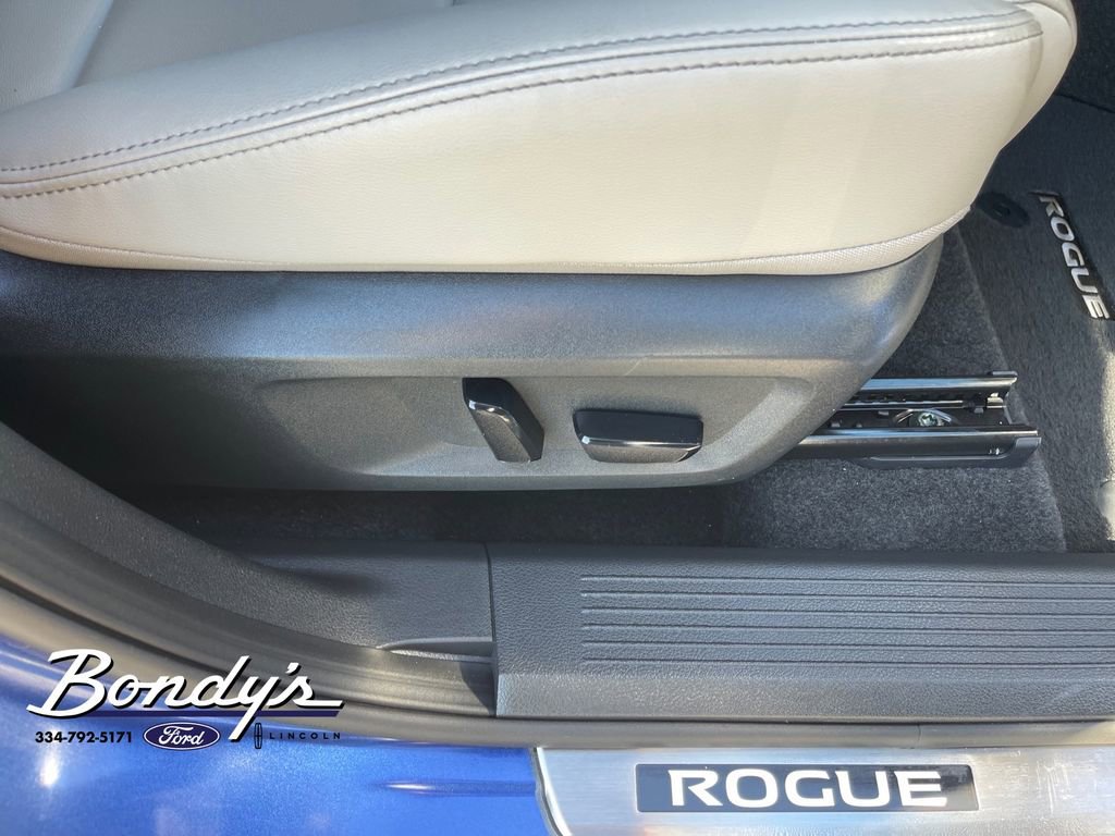 Used 2023 Nissan Rogue SL w/ SL Premium Package image 17