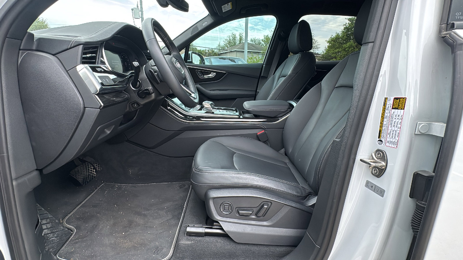 Used 2025 Audi Q7 2.0T Premium Plus w/ Premium Plus Package image 9