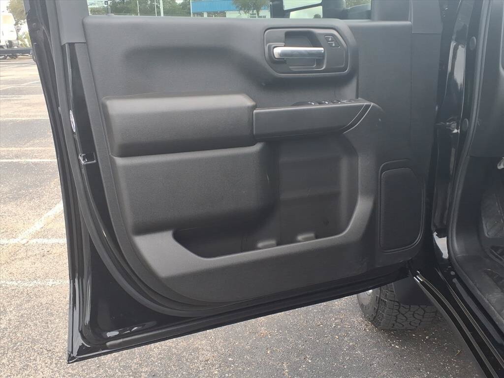 New 2026 Chevrolet Silverado 2500 Custom w/ Custom Value Package AWD/4WD image 15