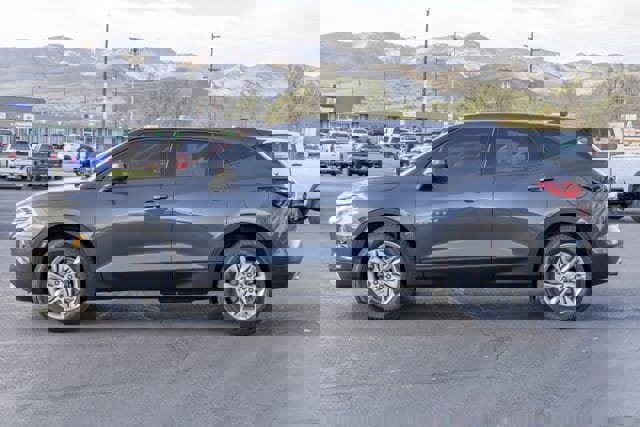 Used 2021 Chevrolet Blazer LT image 3