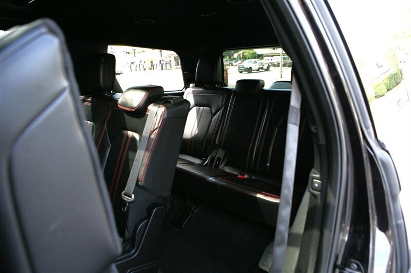 Used 2019 Ford Expedition Limited w/ Equipment Group 303A AWD/4WD image 16