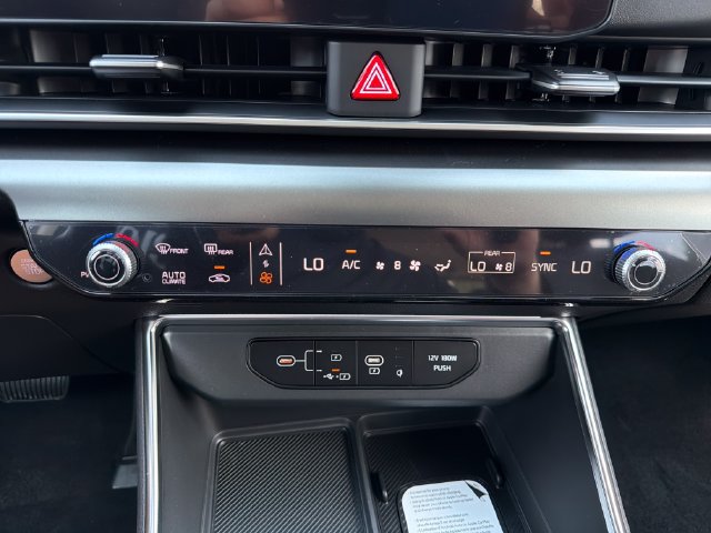 New 2027 Kia Carnival SX w/ Dark Edition Package FWD image 14