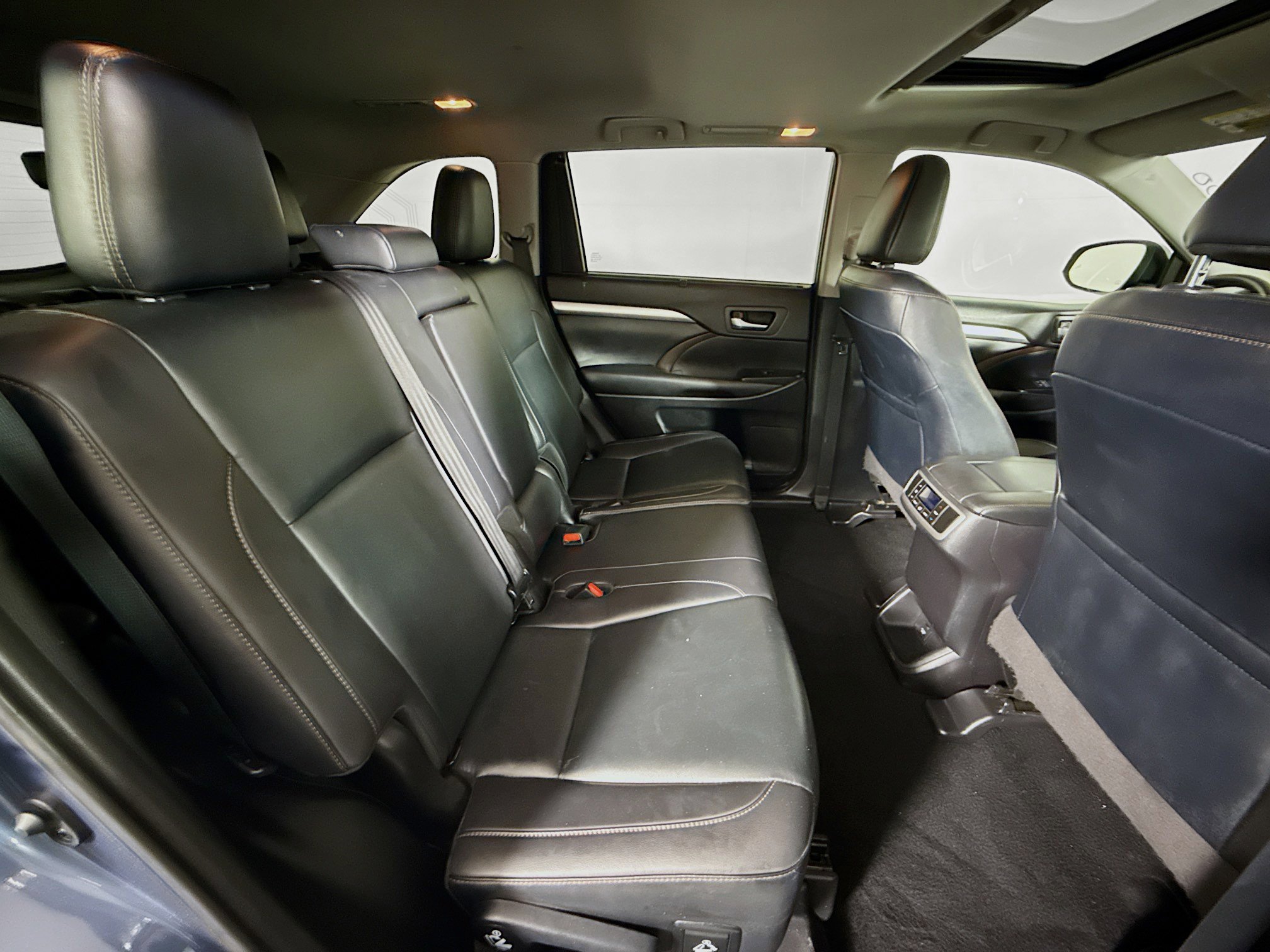 Certified 2019 Toyota Highlander XLE AWD/4WD image 28