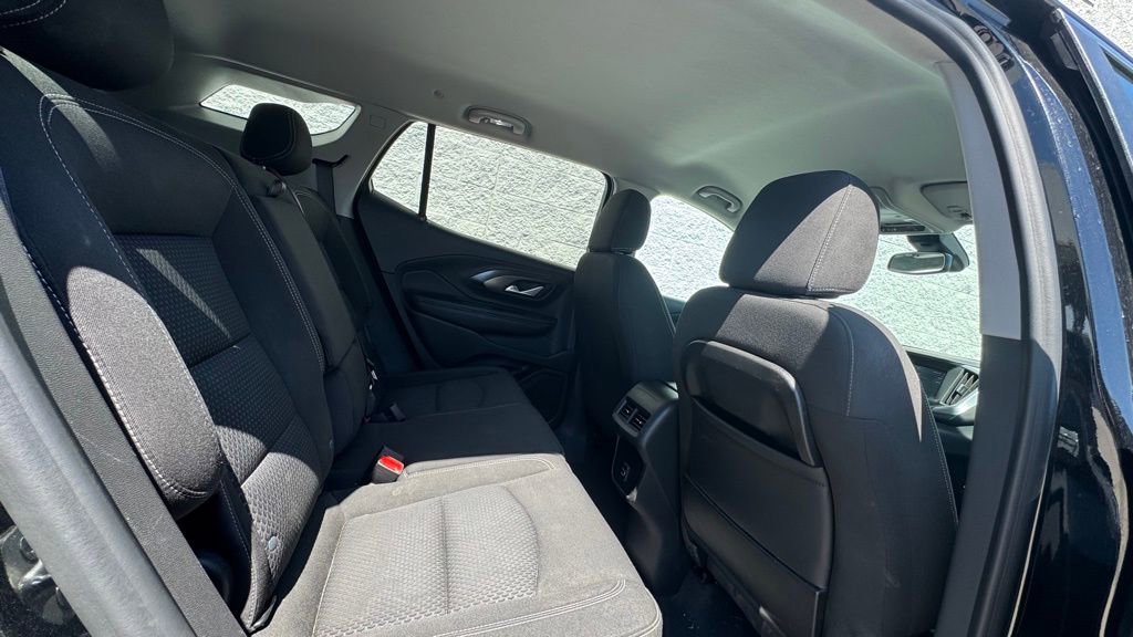 Used 2022 GMC Terrain SLE w/ Driver Convenience Package image 9