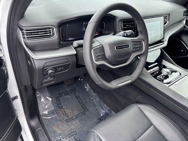 Used 2025 Jeep Wagoneer L Series II image 9