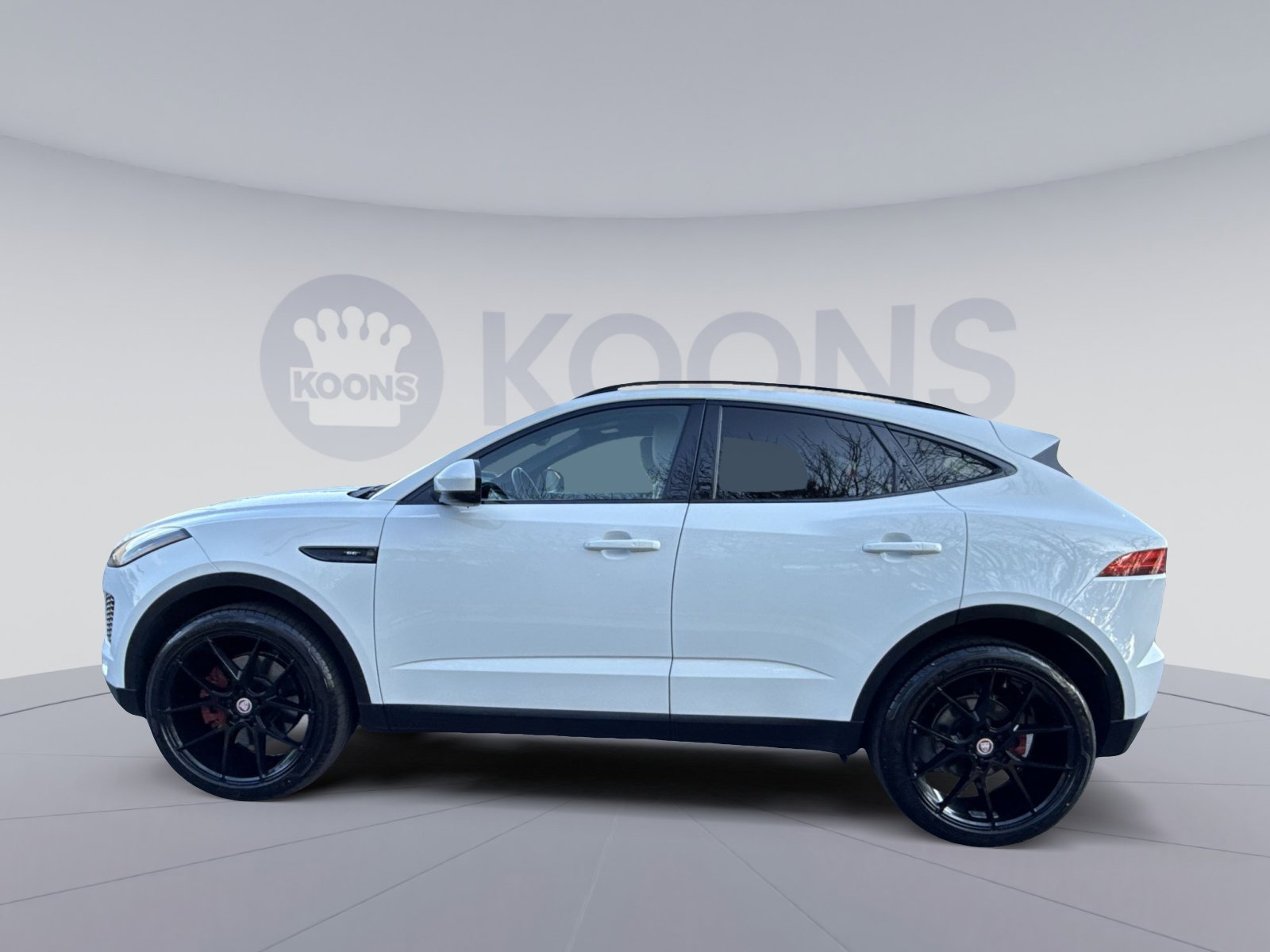 Used 2019 Jaguar E-PACE SE image 2