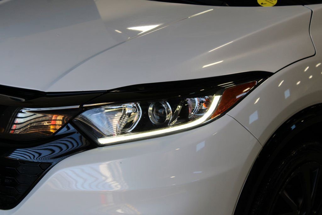Used 2021 Honda HR-V Sport image 2