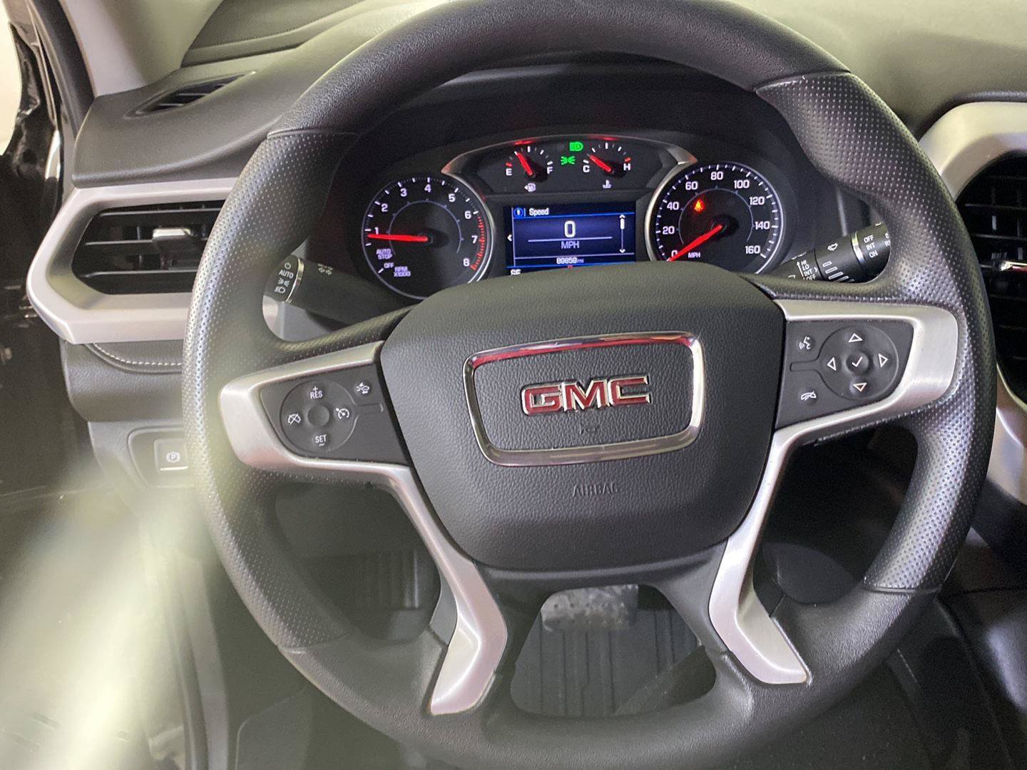 Used 2022 GMC Acadia SLE w/ Driver Convenience Package AWD/4WD image 3