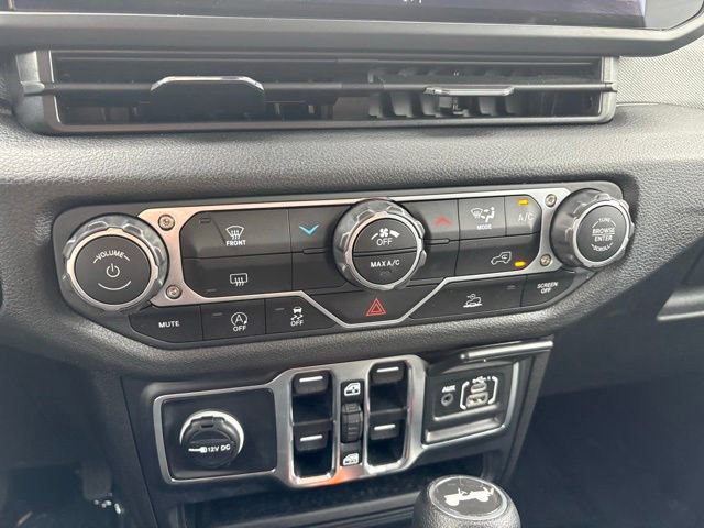 Used 2025 Jeep Wrangler Unlimited Sport AWD/4WD image 32