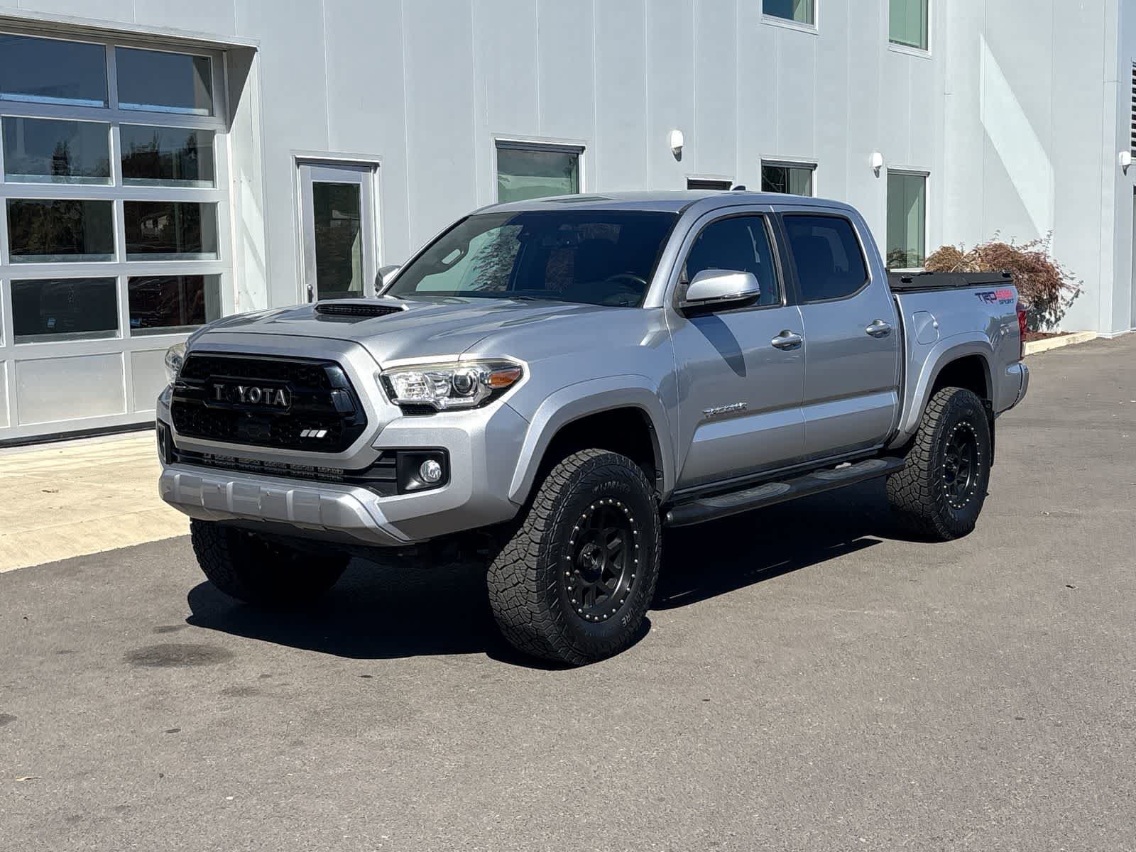 Used 2018 Toyota Tacoma TRD Sport w/ Technology Package AWD/4WD video 1