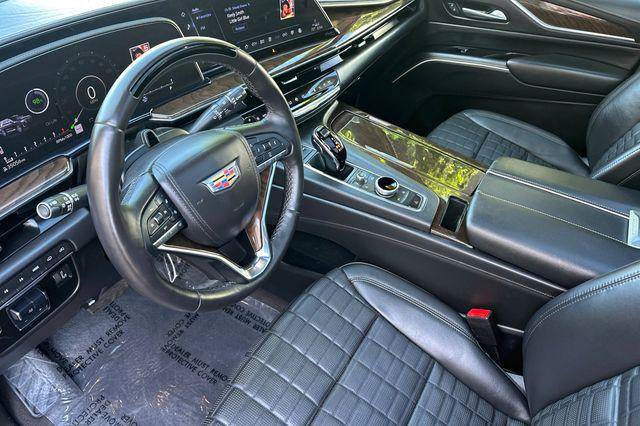 Used 2024 Cadillac Escalade Sport Platinum w/ LPO, ONYX Package AWD/4WD image 10