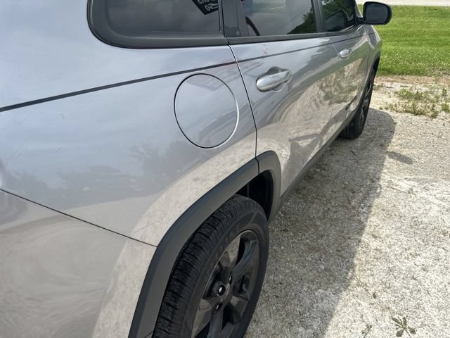 Used 2019 Jeep Cherokee Latitude Plus AWD/4WD image 15
