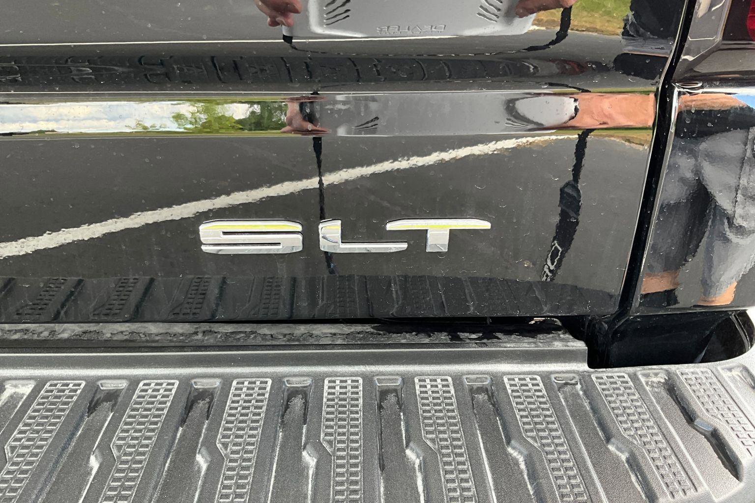 New 2026 GMC Sierra 1500 SLT w/ SLT Premium Plus Package image 8