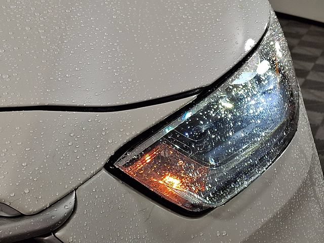 Used 2021 Toyota Highlander XLE AWD/4WD image 12