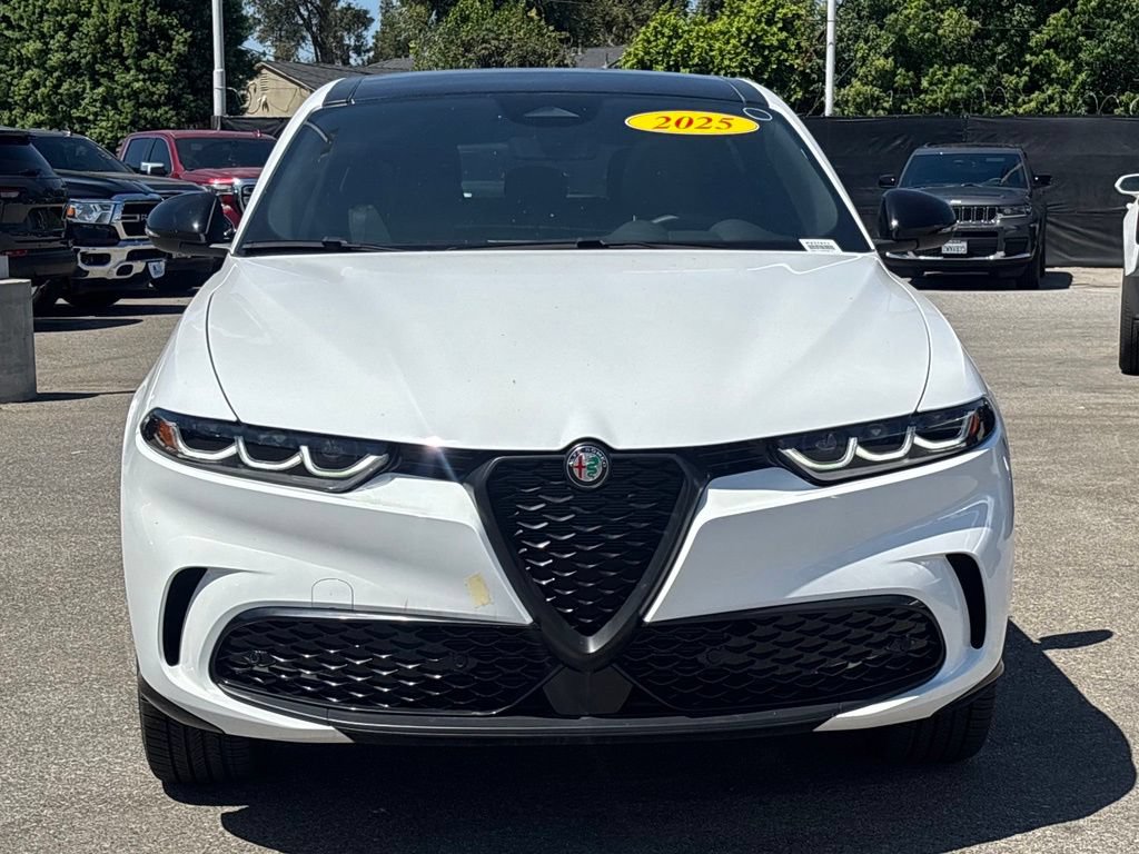 Used 2025 Alfa Romeo Tonale w/ Premium Package AWD/4WD image 7