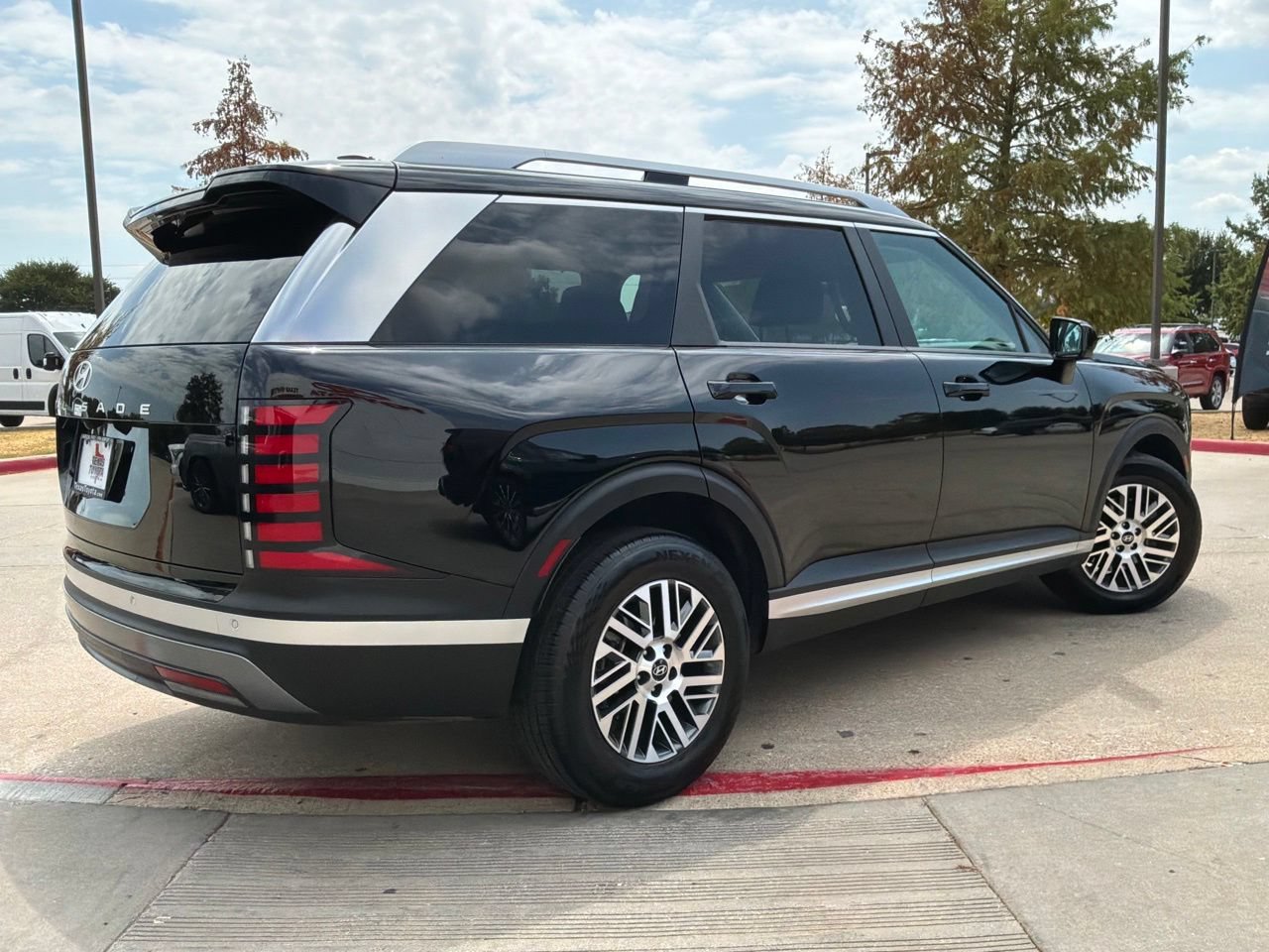 Used 2026 Hyundai Palisade SEL FWD image 6