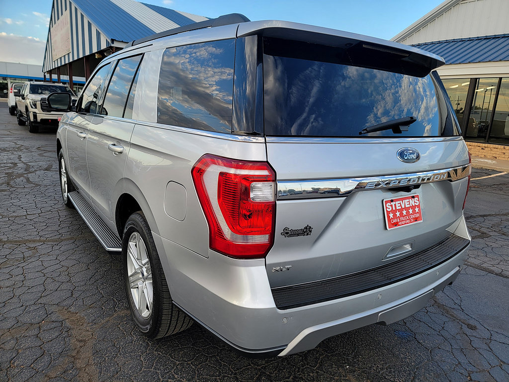 Used 2018 Ford Expedition XLT w/ Equipment Group 202A AWD/4WD image 10