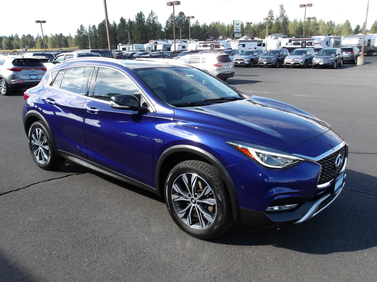 Used 2017 INFINITI QX30 Premium w/ Navigation Package AWD/4WD image 7