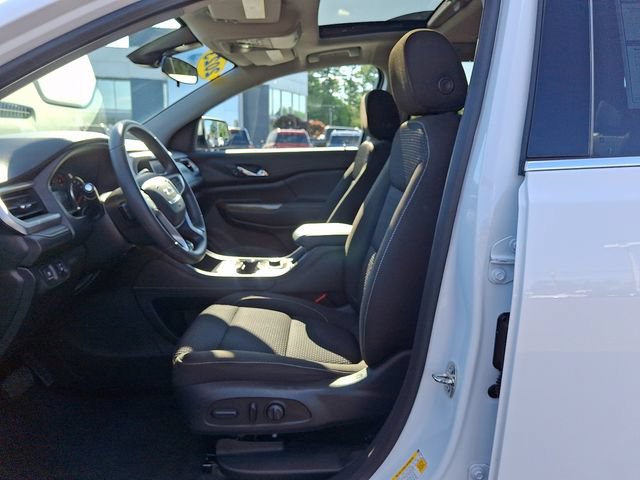 Used 2023 GMC Acadia SLE w/ Driver Convenience Package FWD image 13