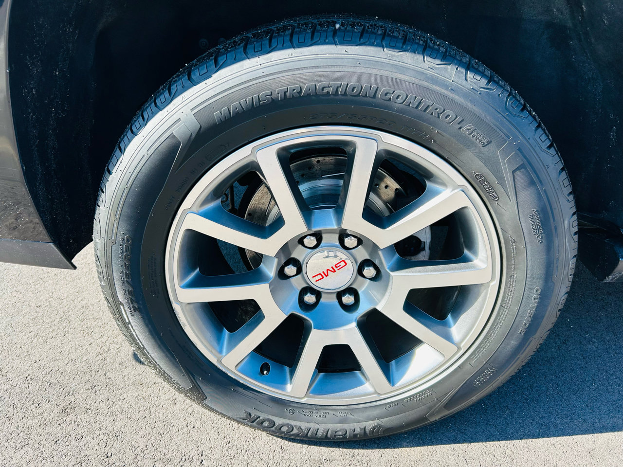 Used 2015 GMC Yukon XL Denali w/ Premium Package image 11