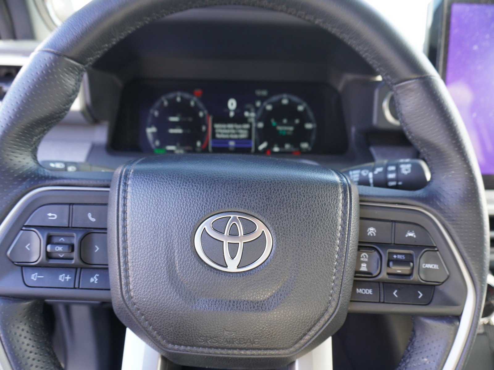 Used 2025 Toyota 4Runner Trailhunter image 29