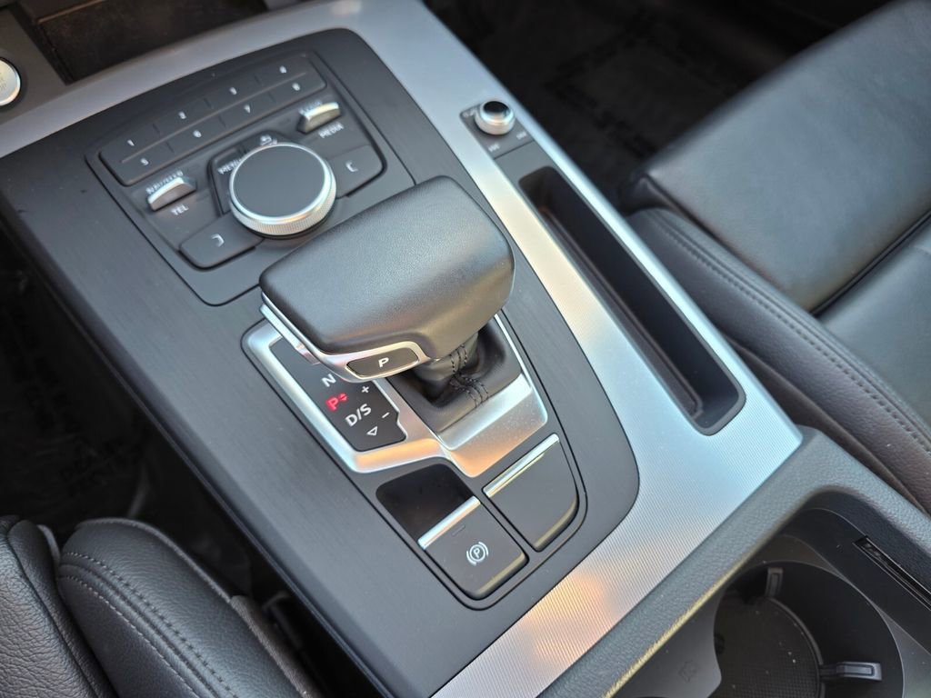 Used 2020 Audi Q5 2.0T Premium w/ Titanium Sport Package image 24