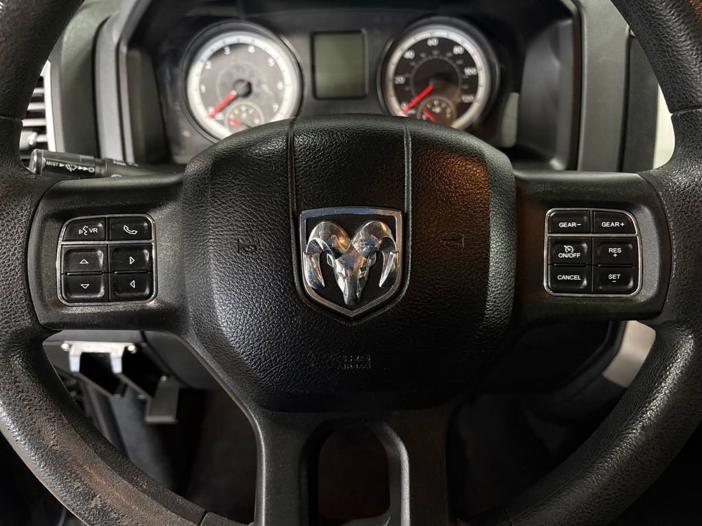 Used 2018 RAM 1500 Classic SLT image 23