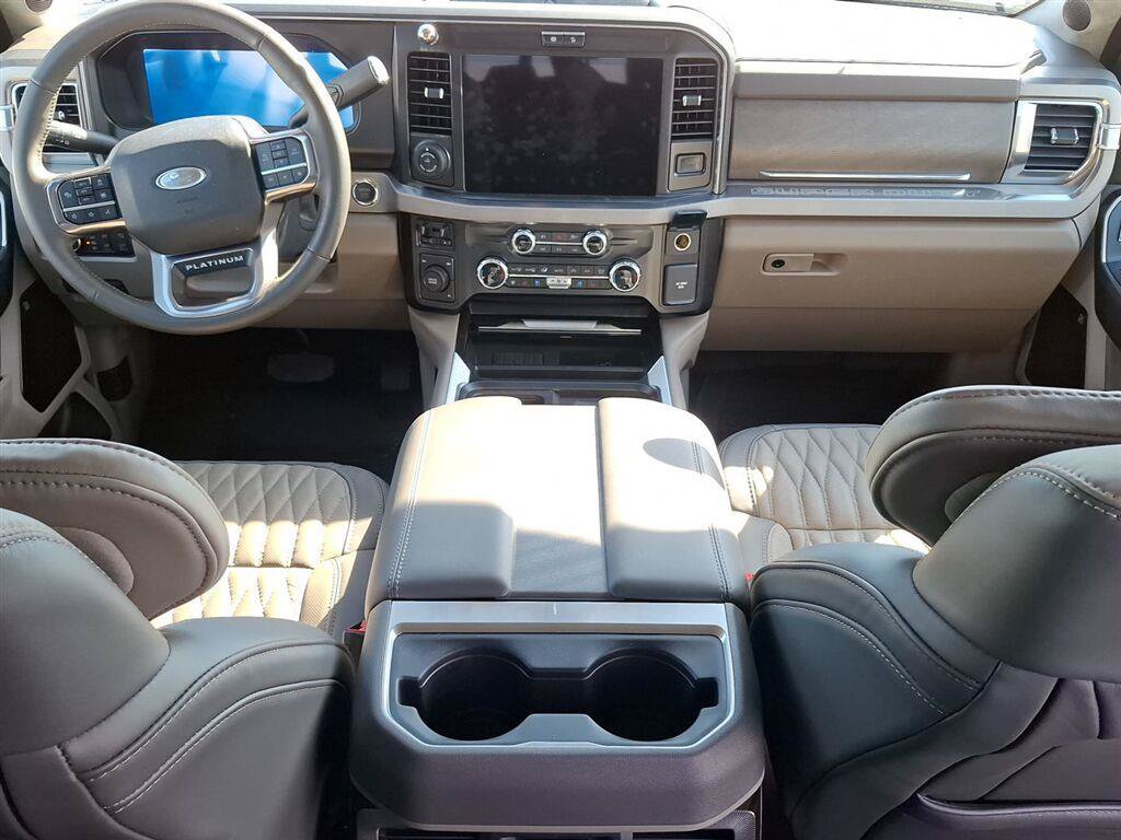 Used 2025 Ford F450 Platinum w/ Platinum Plus Package AWD/4WD image 13