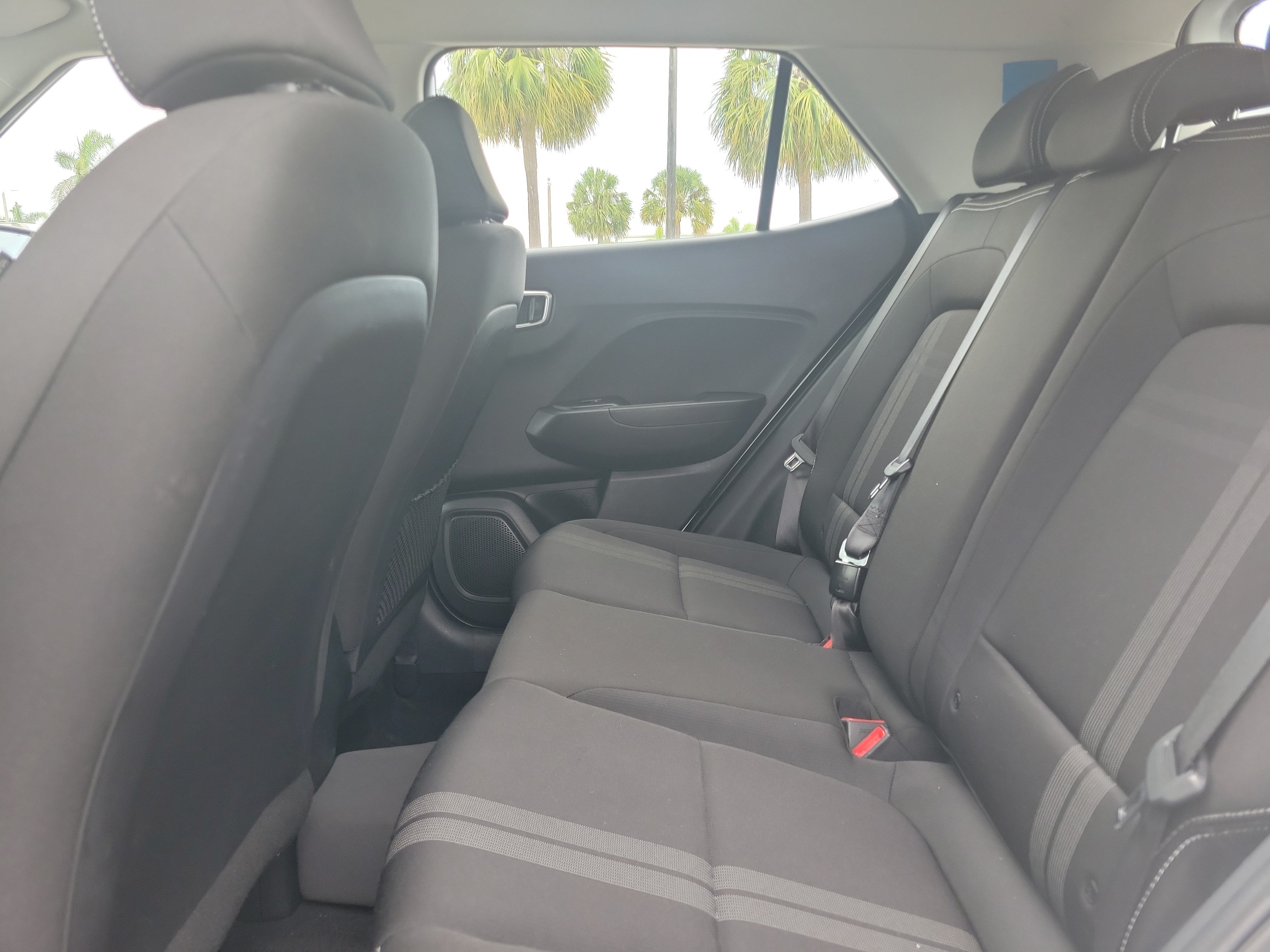 Used 2021 Hyundai Venue SEL FWD image 13