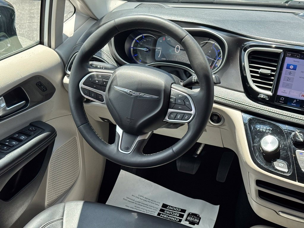 Used 2024 Chrysler Pacifica Limited FWD image 18
