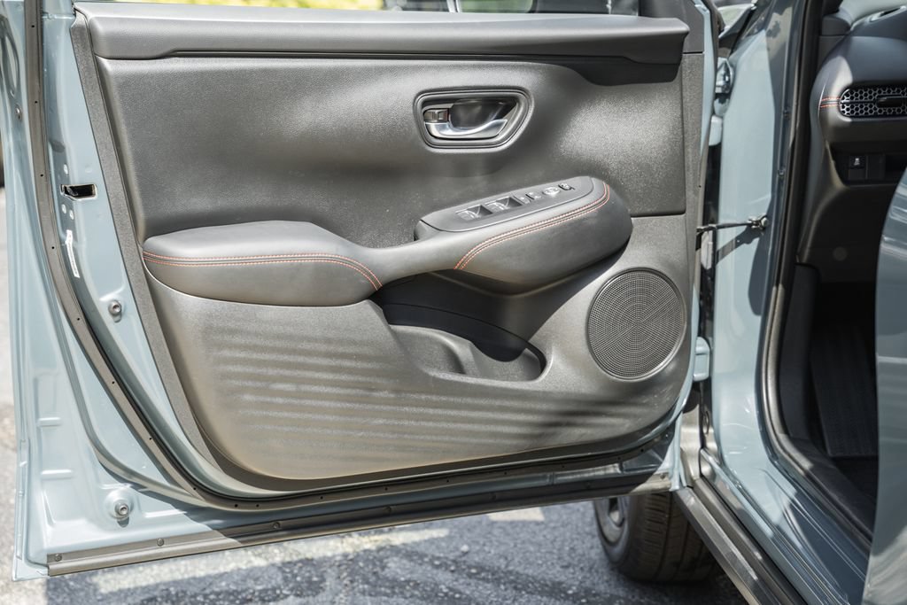 Certified 2025 Honda HR-V Sport image 33