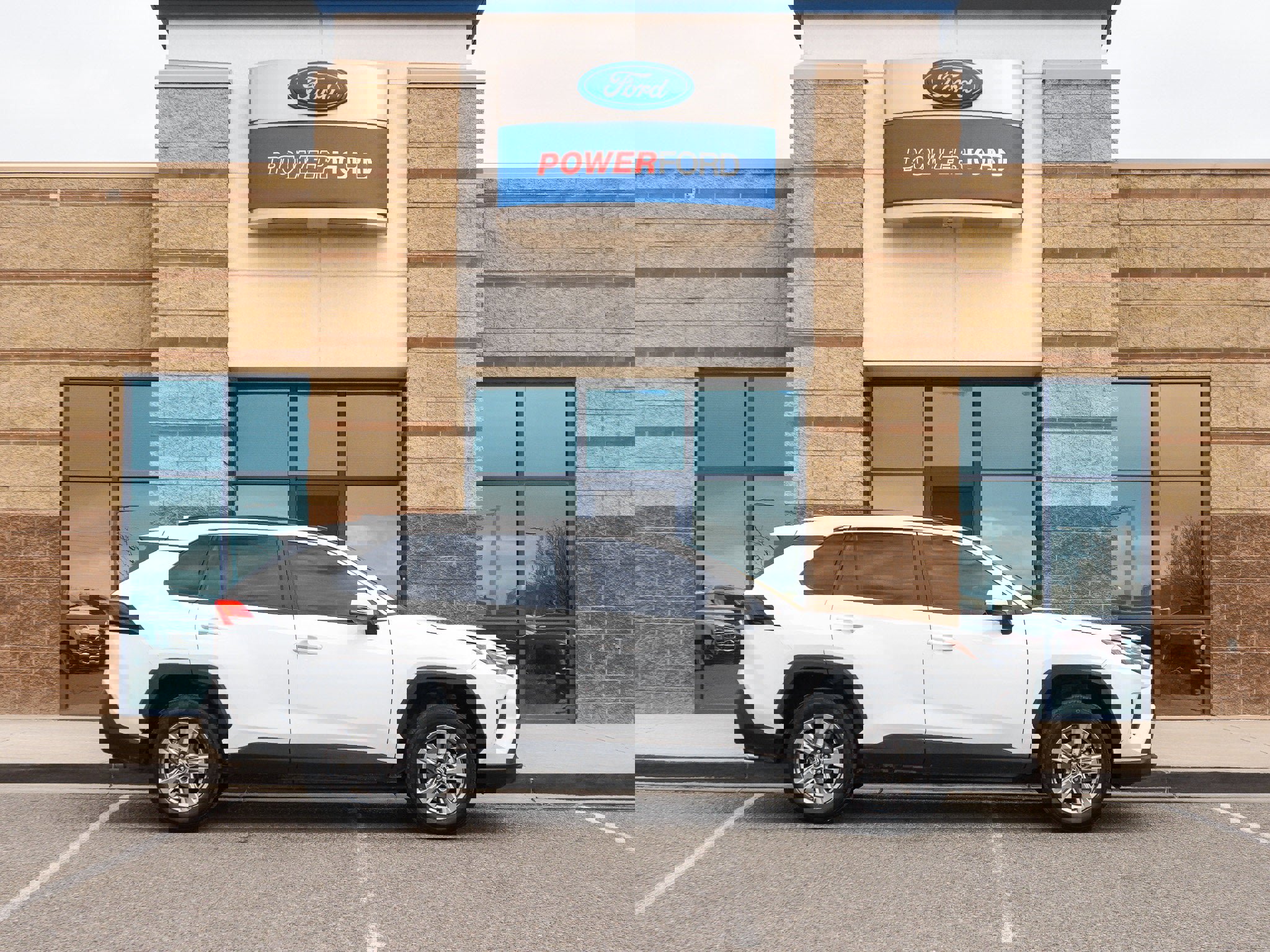 Used 2024 Toyota RAV4 XLE image 5