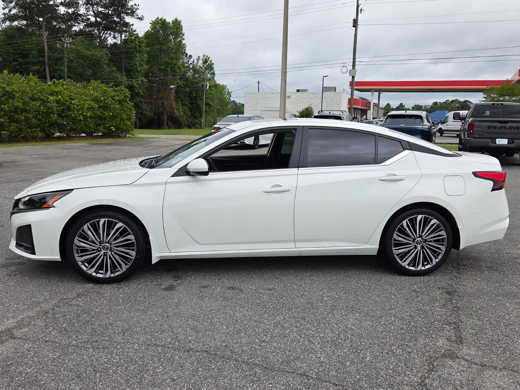 New 2026 Nissan Altima 2.5 SV FWD image 2