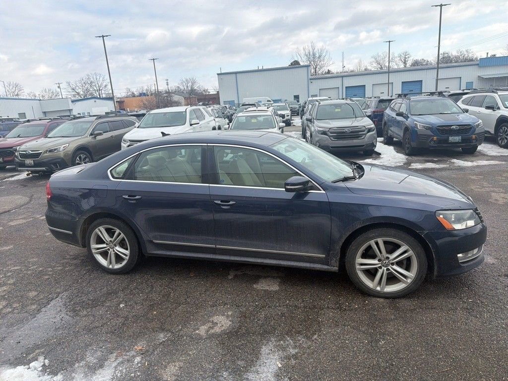 Used 2013 Volkswagen Passat TDI SE image 2