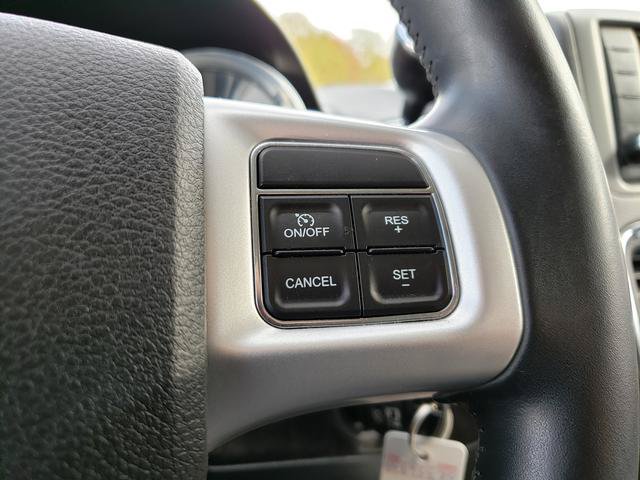 Used 2016 Dodge Grand Caravan SXT w/ Rear Park Assist Package FWD image 19