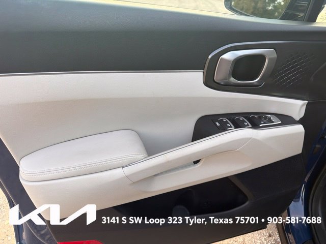 Used 2025 Kia Sorento S FWD image 15