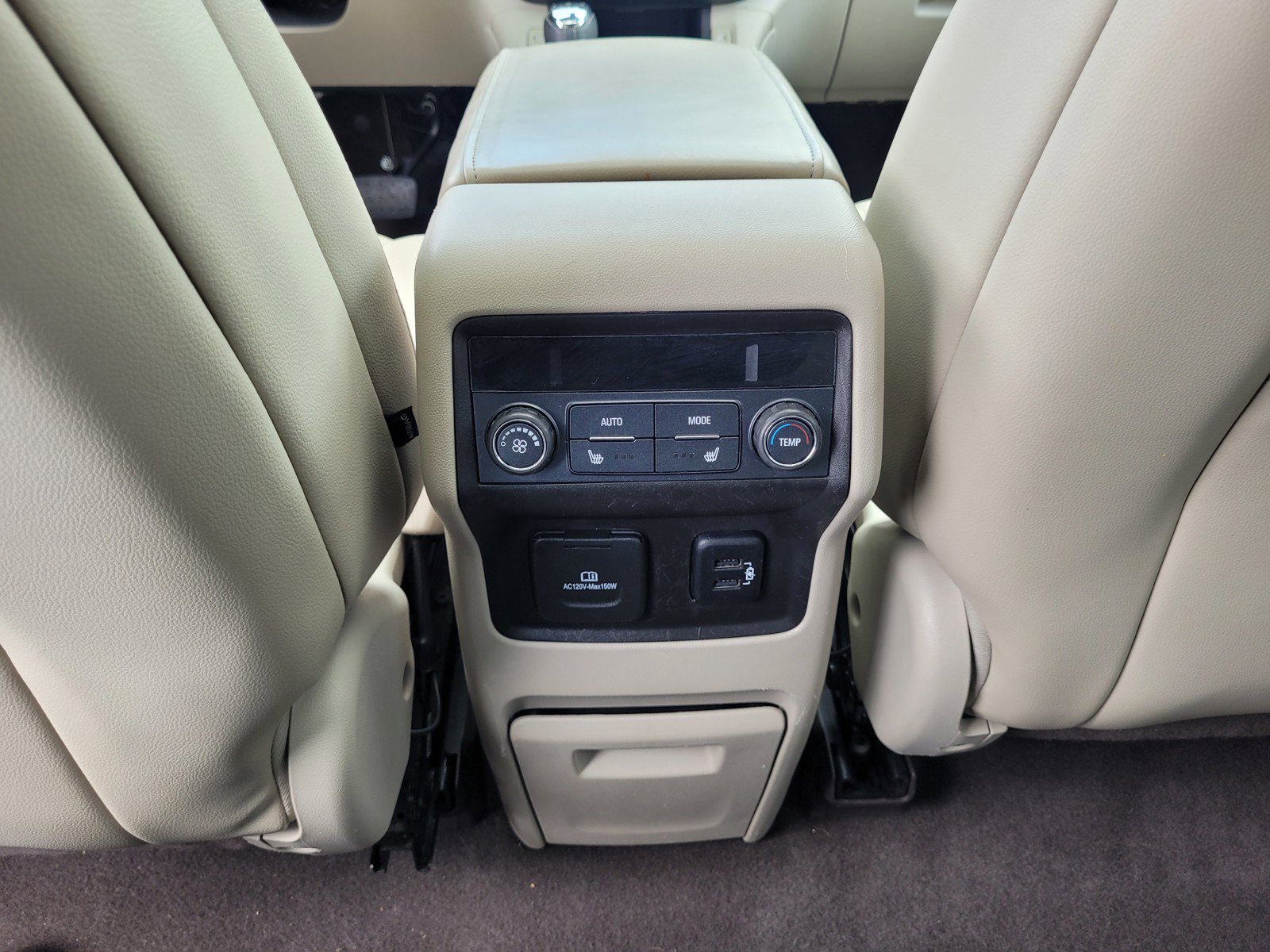 Used 2018 GMC Acadia Denali w/ Technology Package FWD image 15