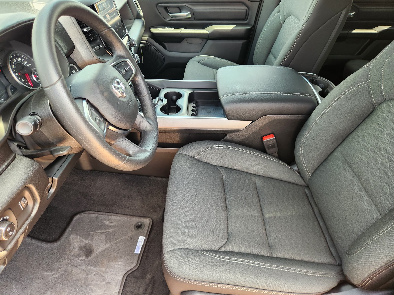 New 2027 RAM 1500 Express AWD/4WD image 13