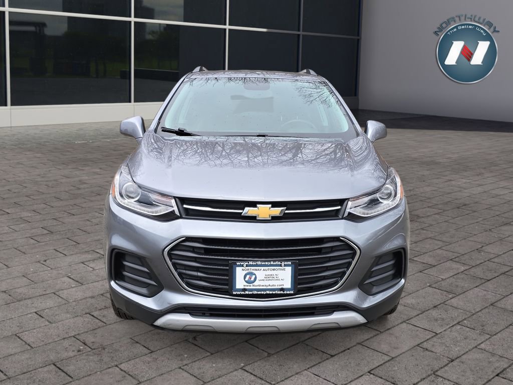 Used 2020 Chevrolet Trax LT w/ Driver Confidence Package image 8