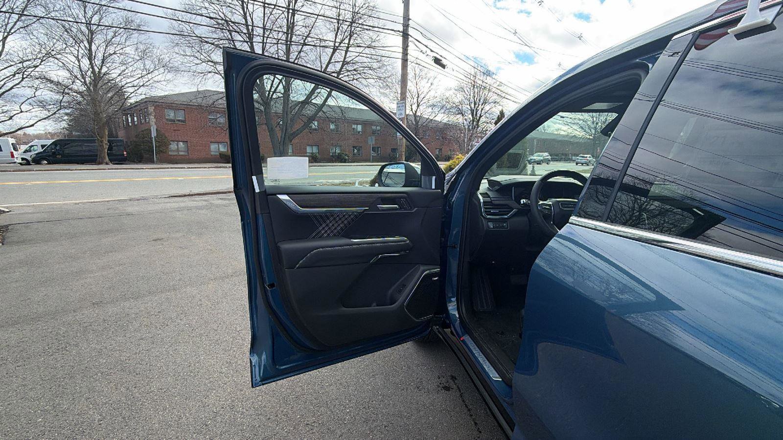 New 2026 GMC Acadia Denali w/ Super Cruise Package image 13