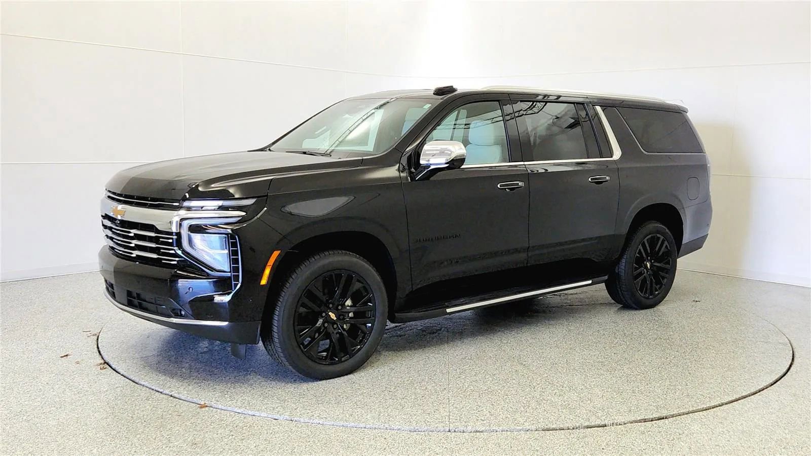 New 2026 Chevrolet Suburban Premier image 3