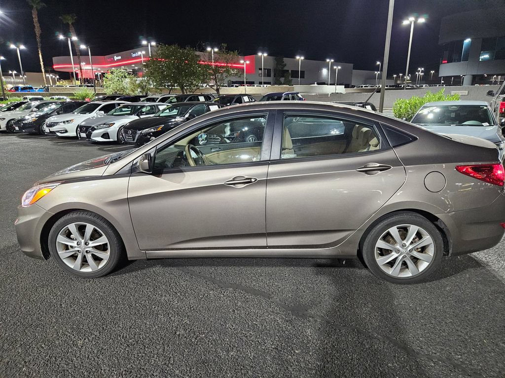 Used 2014 Hyundai Accent GLS w/ Option Group 2 FWD image 8